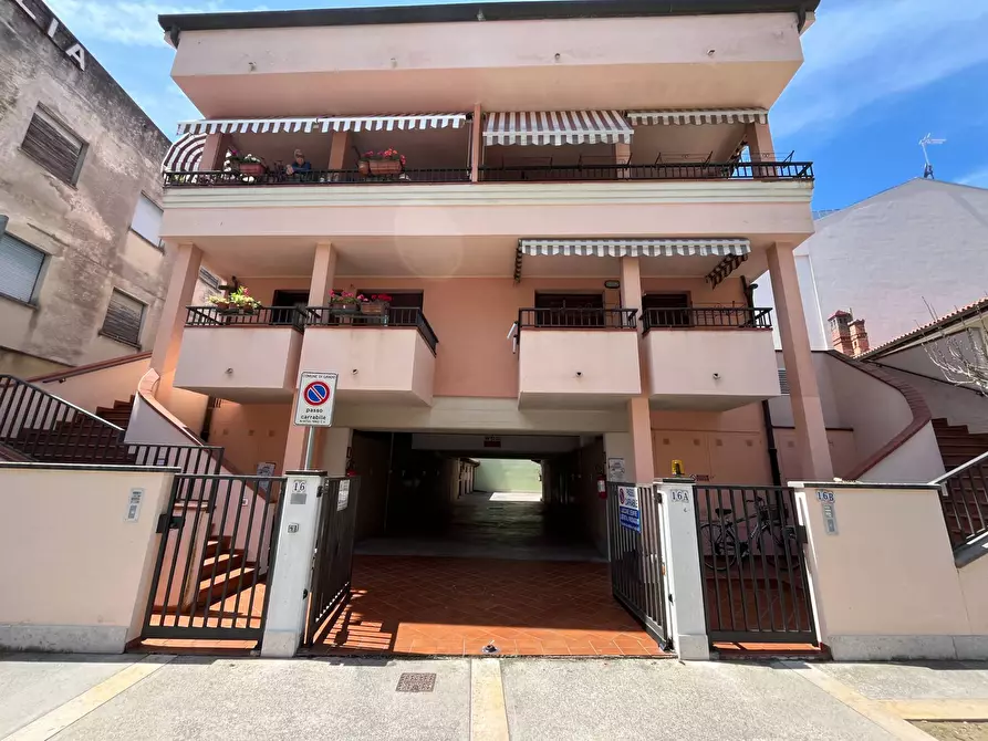 Immagine 2 di Appartamento in vendita  in VIA ROMA 16 a Grado