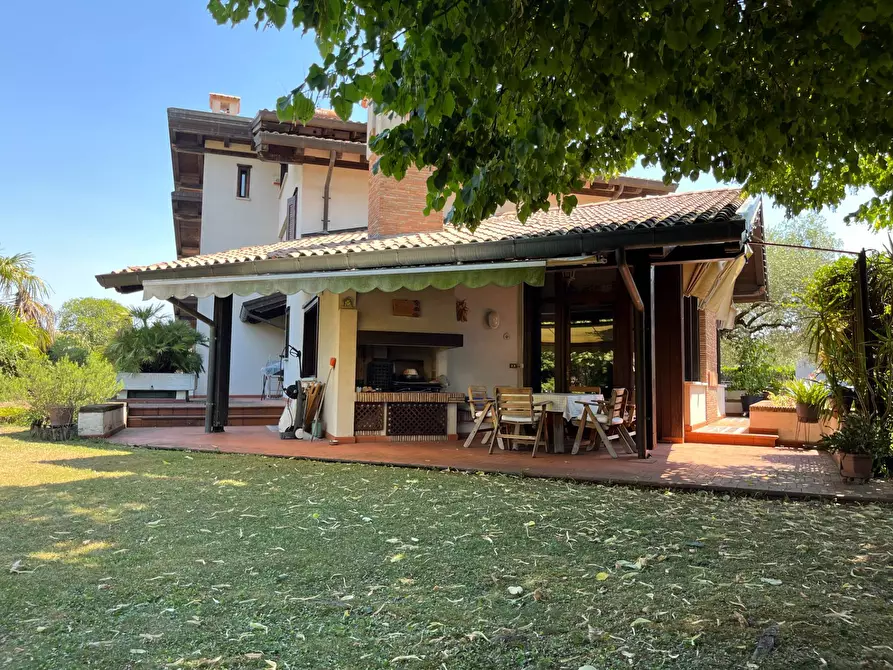 Immagine 2 di Villa in vendita  a Gradisca D'isonzo