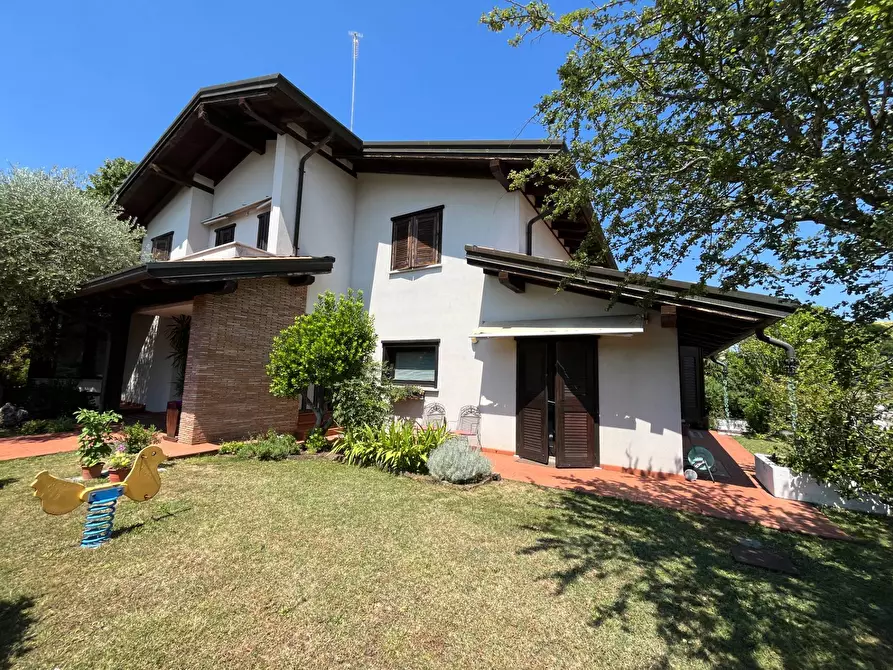 Immagine 1 di Villa in vendita  a Gradisca D'isonzo
