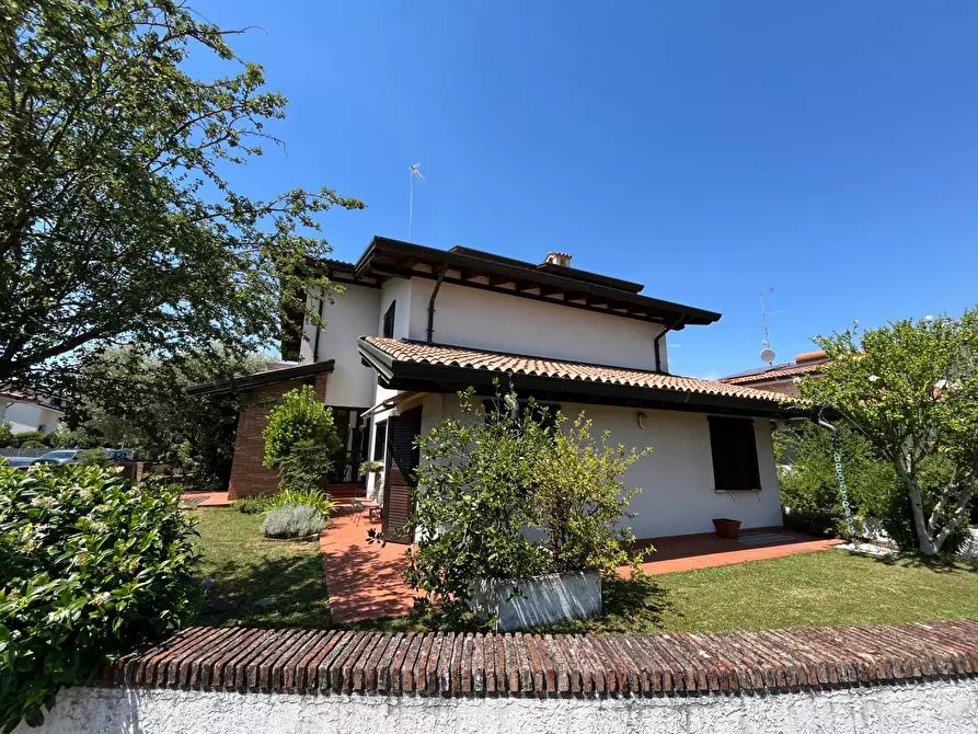Immagine 4 di Villa in vendita  a Gradisca D'isonzo
