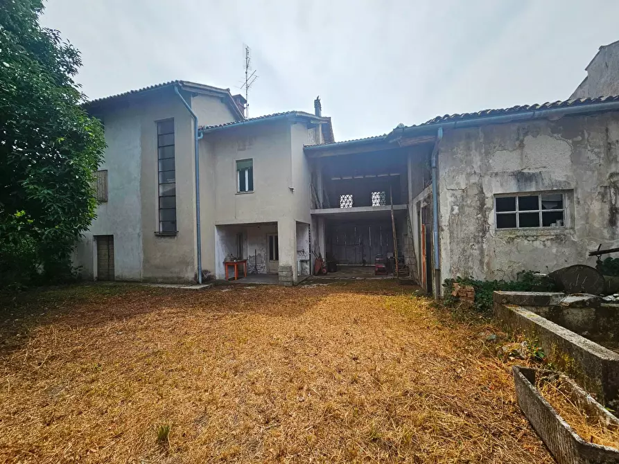 Immagine 10 di Villetta a schiera in vendita  in via Mazzini 11 a Capriva Del Friuli