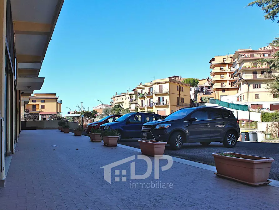 Immagine 32 di Locale commerciale in vendita  in Via Giovanni XXIII a Palombara Sabina