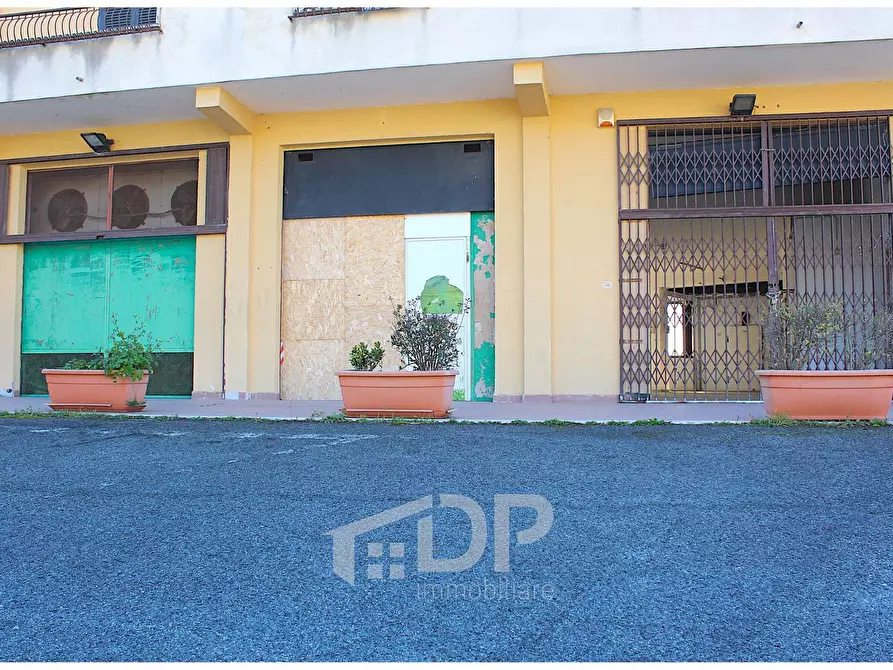 Immagine 2 di Locale commerciale in vendita  in Via Giovanni XXIII a Palombara Sabina