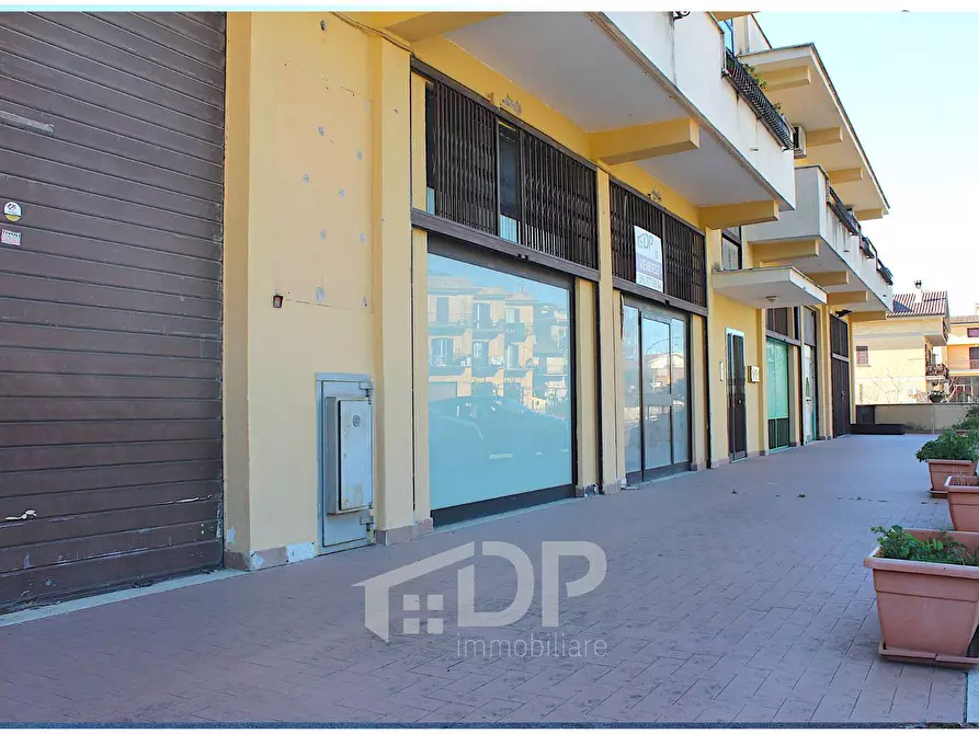 Immagine 5 di Locale commerciale in vendita  in Via Giovanni XXIII a Palombara Sabina