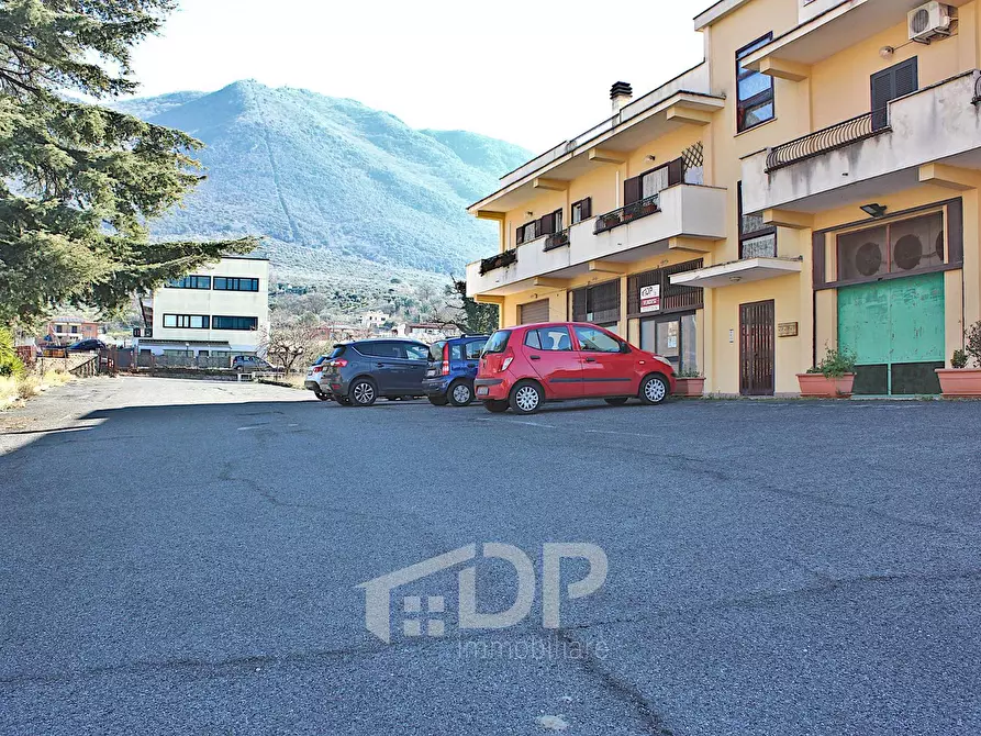 Immagine 33 di Locale commerciale in vendita  in Via Giovanni XXIII a Palombara Sabina