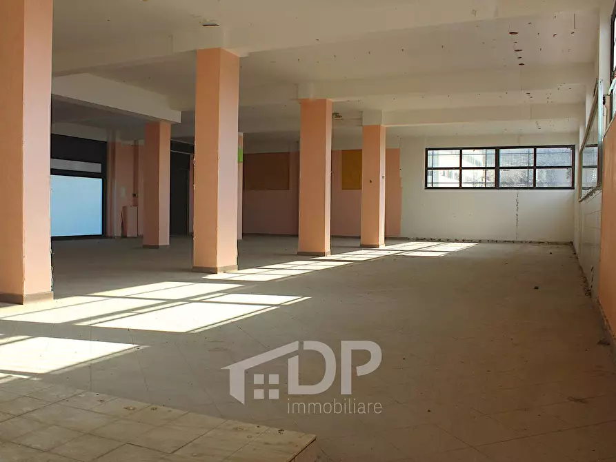 Immagine 7 di Locale commerciale in vendita  in Via Giovanni XXIII a Palombara Sabina