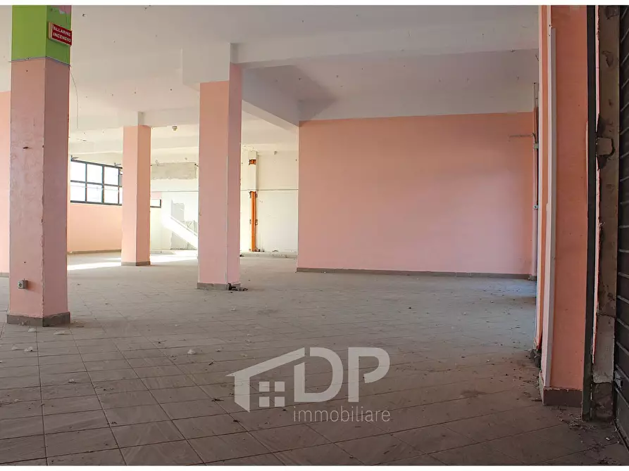 Immagine 14 di Locale commerciale in vendita  in Via Giovanni XXIII a Palombara Sabina