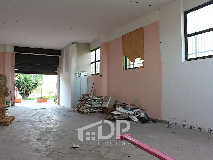 Immagine 8 di Locale commerciale in affitto  in Viale Giovanni XXIII snc a Palombara Sabina