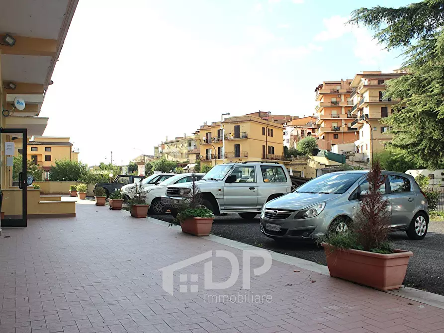 Immagine 12 di Locale commerciale in affitto  in Viale Giovanni XXIII snc a Palombara Sabina