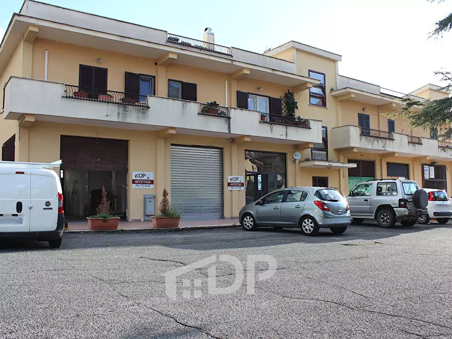 Immagine 14 di Locale commerciale in affitto  in Viale Giovanni XXIII snc a Palombara Sabina