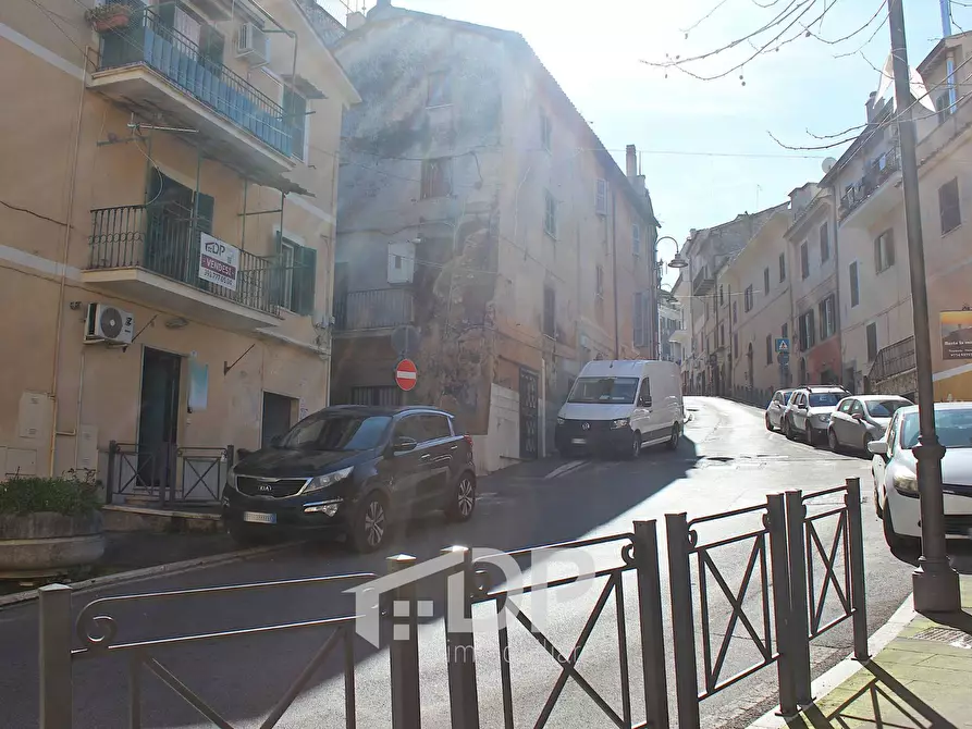 Immagine 35 di Appartamento in vendita  in Via Isonzo 1 a Palombara Sabina