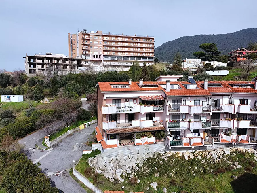 Immagine 50 di Appartamento in vendita  in Largo Salvo D'Acquisto 3 a Palombara Sabina