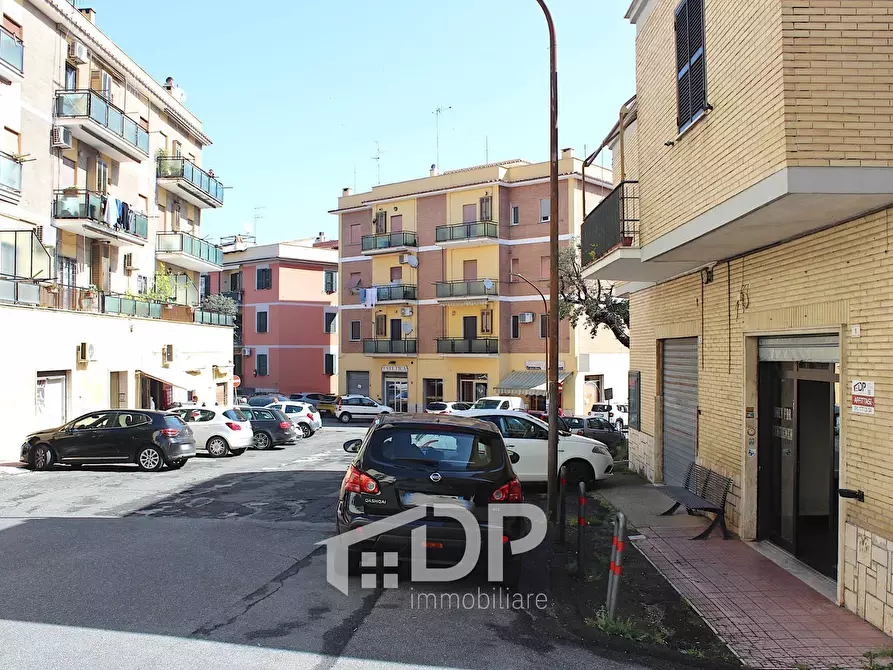 Immagine 18 di Locale commerciale in affitto  in Piazza Ugo La Malfa 1 a Palombara Sabina