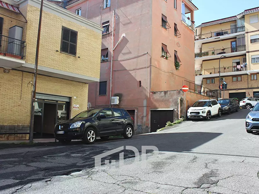 Immagine 21 di Locale commerciale in affitto  in Piazza Ugo La Malfa 1 a Palombara Sabina