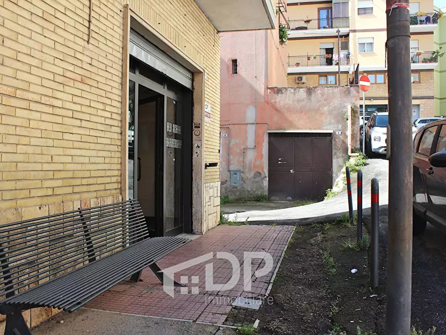 Immagine 14 di Locale commerciale in affitto  in Piazza Ugo La Malfa 1 a Palombara Sabina