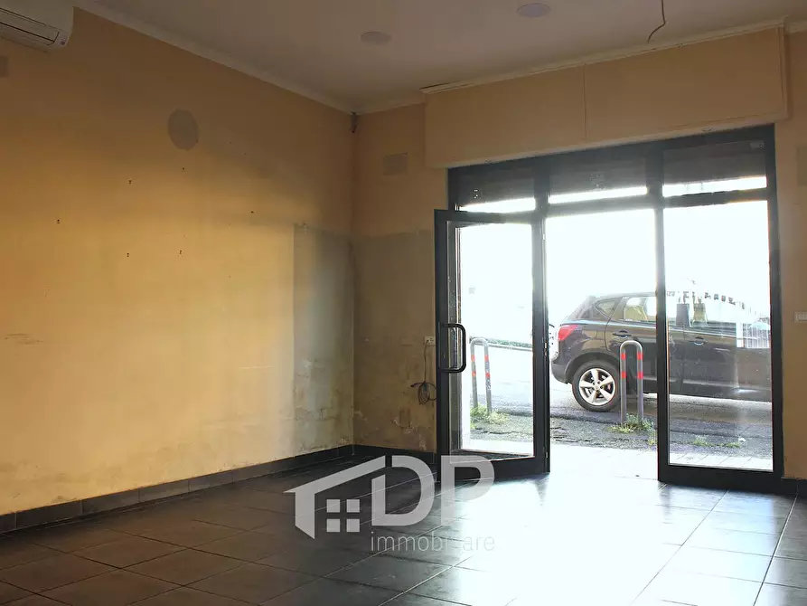 Immagine 6 di Locale commerciale in affitto  in Piazza Ugo La Malfa 1 a Palombara Sabina