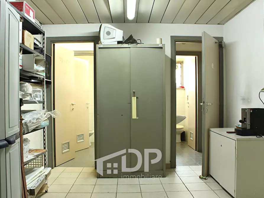 Immagine 32 di Attività commerciale in vendita  in Via della Libertà 70 a Palombara Sabina