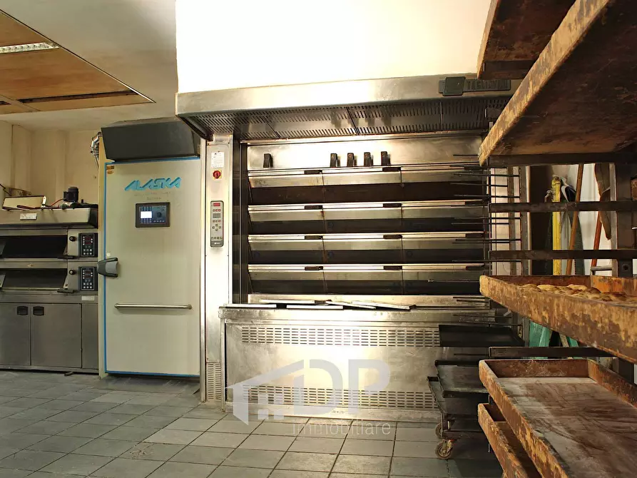 Immagine 18 di Attività commerciale in vendita  in Via della Libertà 70 a Palombara Sabina