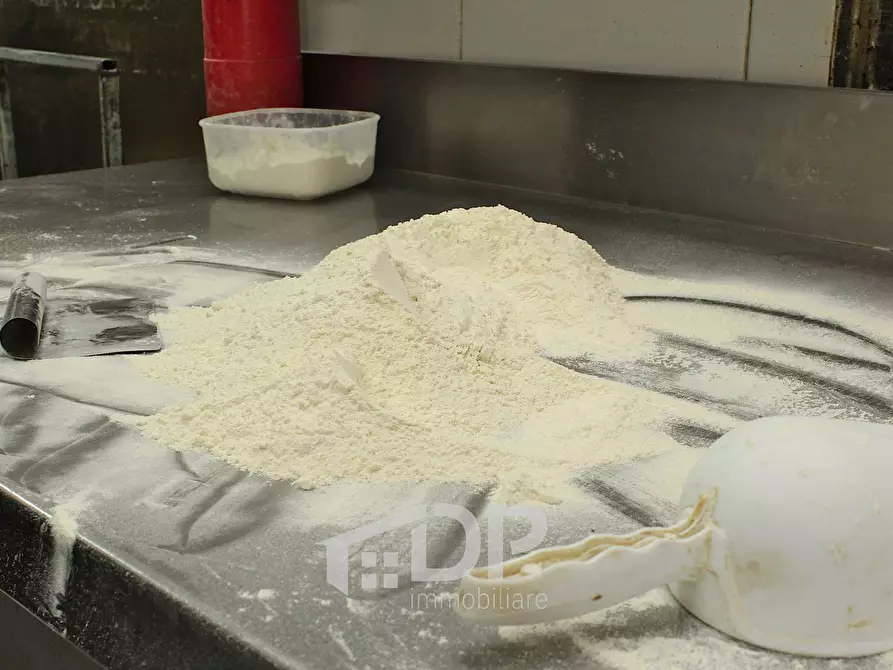 Immagine 35 di Attività commerciale in vendita  in Via della Libertà 70 a Palombara Sabina