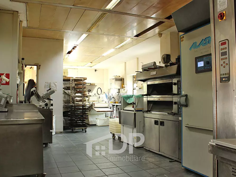 Immagine 20 di Attività commerciale in vendita  in Via della Libertà 70 a Palombara Sabina