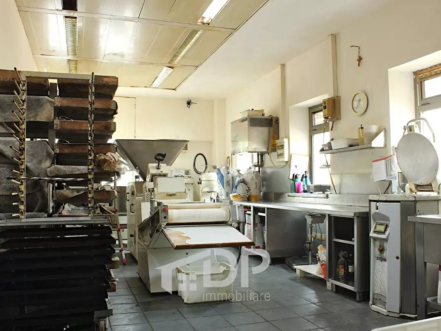Immagine 25 di Attività commerciale in vendita  in Via della Libertà 70 a Palombara Sabina