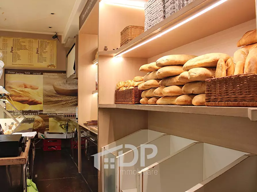Immagine 11 di Attività commerciale in vendita  in Via della Libertà 70 a Palombara Sabina