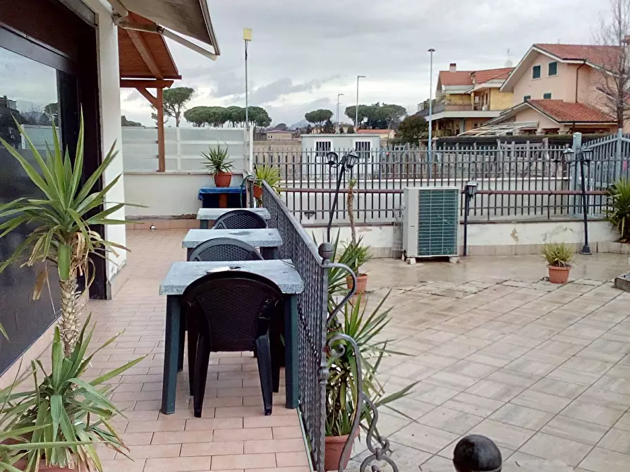 Immagine 8 di Locale commerciale in vendita  in Via Cadorna a Guidonia Montecelio