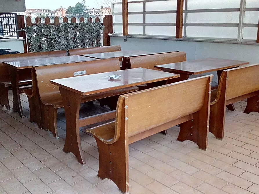 Immagine 12 di Locale commerciale in vendita  in Via Cadorna a Guidonia Montecelio