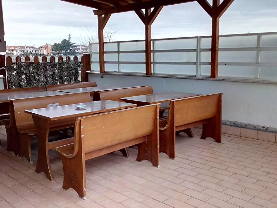 Immagine 14 di Locale commerciale in vendita  in Via Cadorna a Guidonia Montecelio