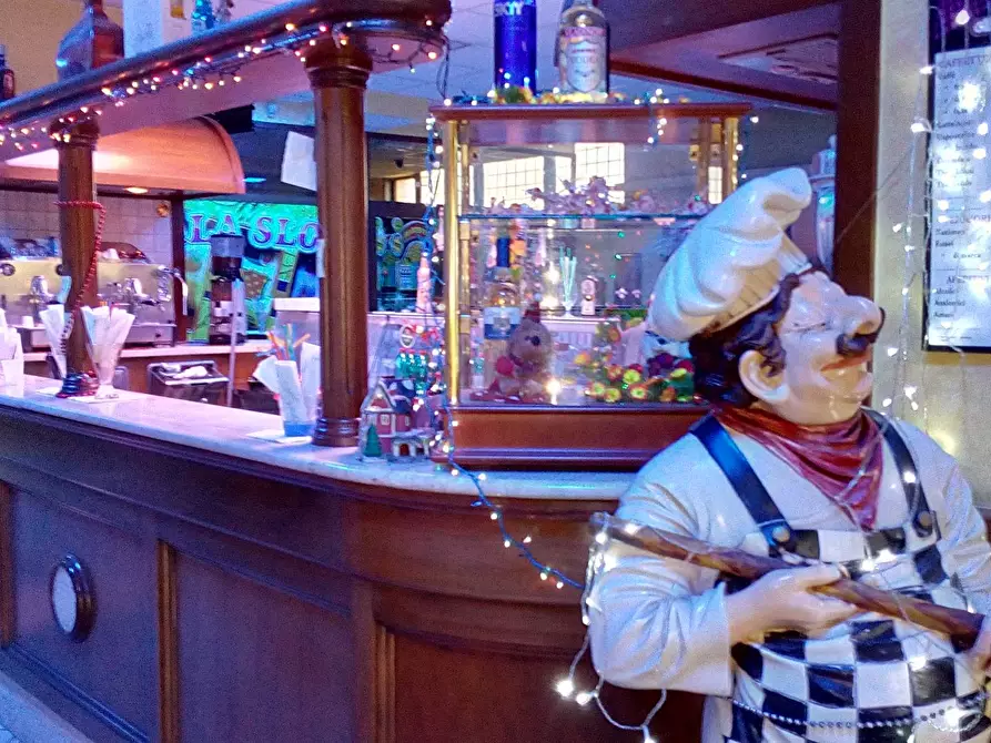 Immagine 16 di Locale commerciale in vendita  in Via Cadorna a Guidonia Montecelio