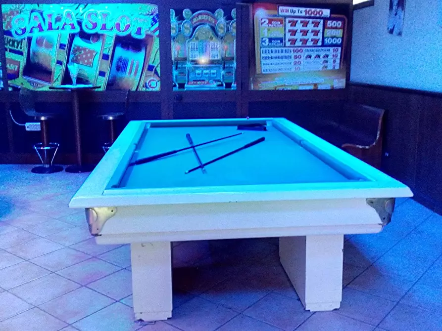 Immagine 26 di Locale commerciale in vendita  in Via Cadorna a Guidonia Montecelio