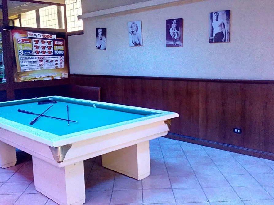 Immagine 27 di Locale commerciale in vendita  in Via Cadorna a Guidonia Montecelio