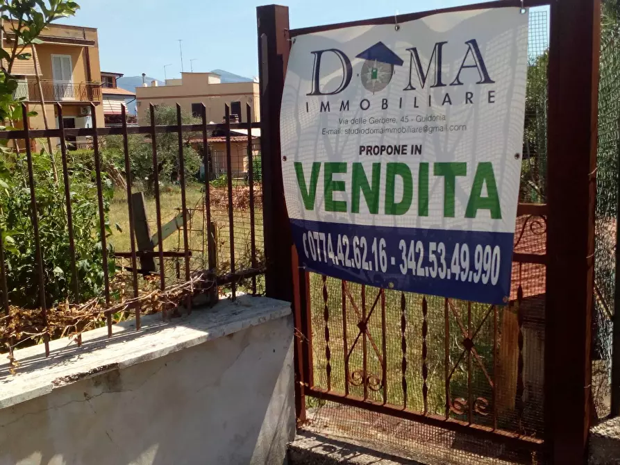 Immagine 7 di Terreno residenziale in vendita  in Via DEGLI AMARILLI SNC a Guidonia Montecelio