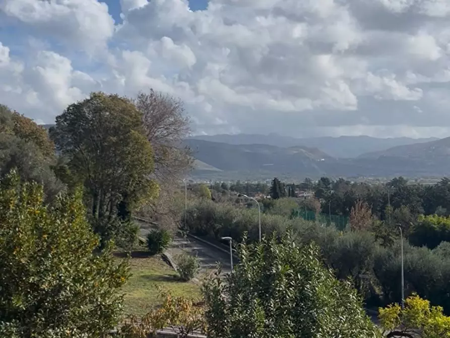 Immagine 18 di Villa in vendita  in VIA OGLIO a Guidonia Montecelio