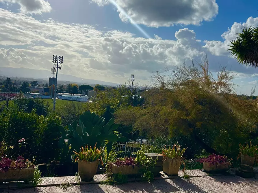 Immagine 15 di Villa in vendita  in VIA OGLIO a Guidonia Montecelio