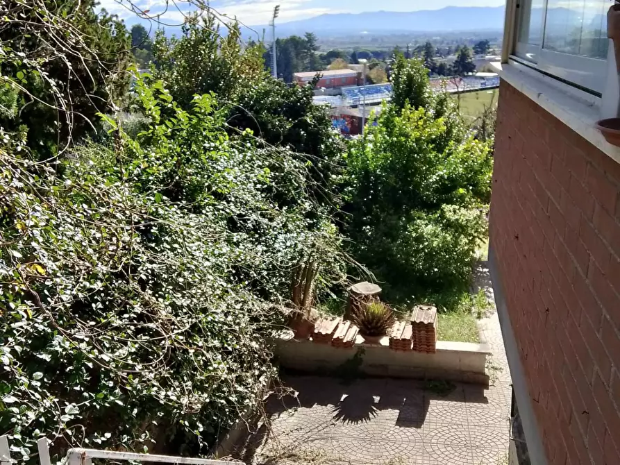 Immagine 13 di Villa in vendita  in VIA OGLIO a Guidonia Montecelio