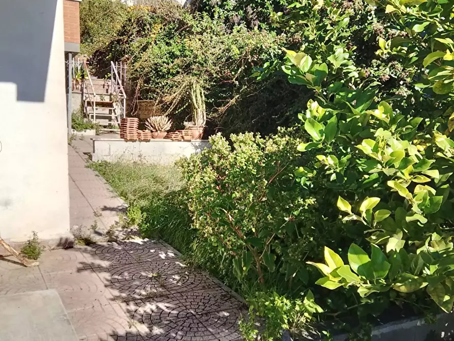 Immagine 16 di Villa in vendita  in VIA OGLIO a Guidonia Montecelio