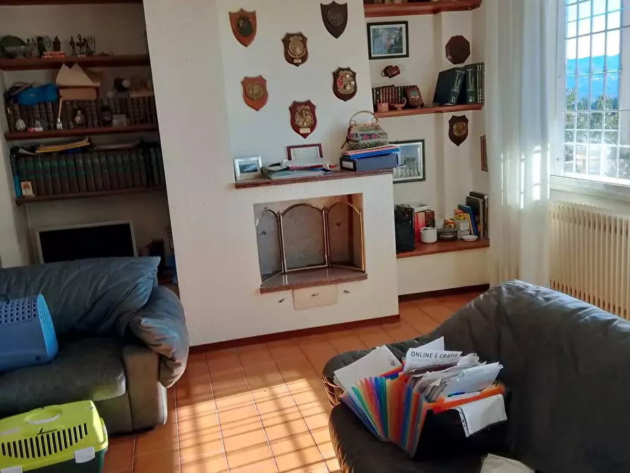 Immagine 5 di Villa in vendita  in VIA OGLIO a Guidonia Montecelio