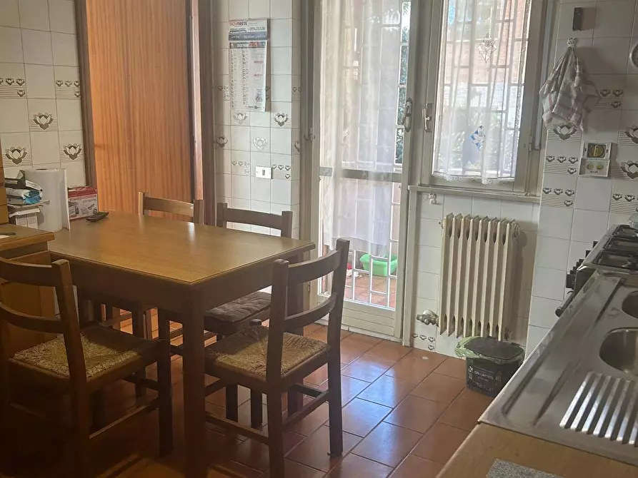 Immagine 11 di Villa in vendita  in VIA OGLIO a Guidonia Montecelio