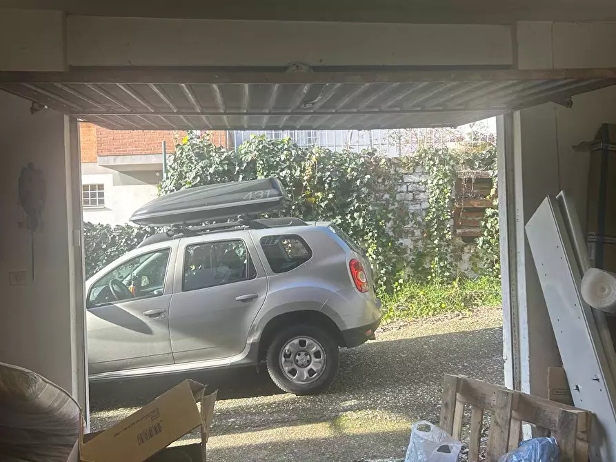 Immagine 23 di Villa in vendita  in VIA OGLIO a Guidonia Montecelio