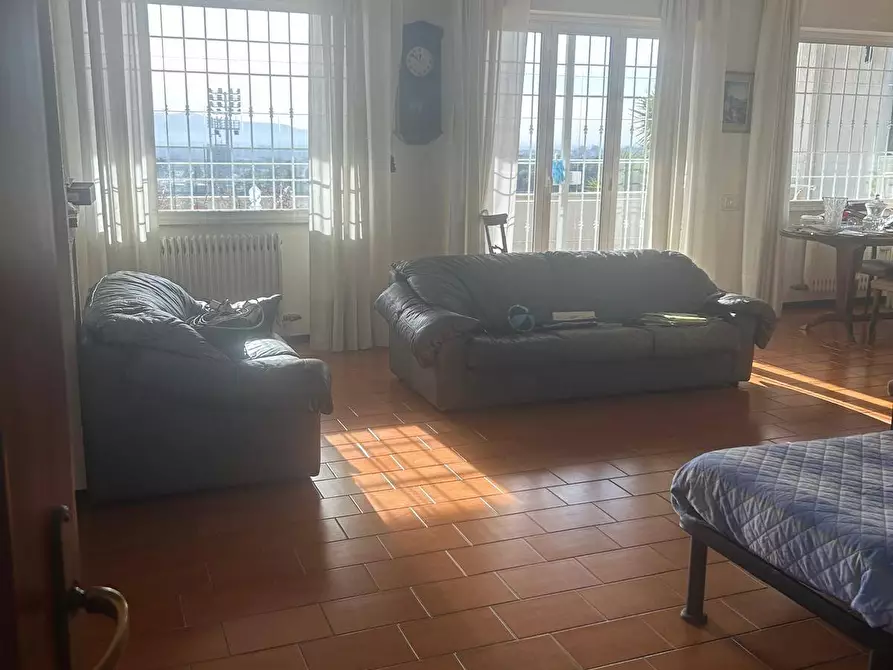 Immagine 6 di Villa in vendita  in VIA OGLIO a Guidonia Montecelio