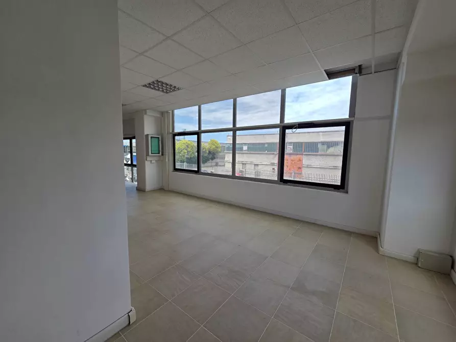 Immagine 8 di Ufficio in affitto  in via dei faggi a Guidonia Montecelio