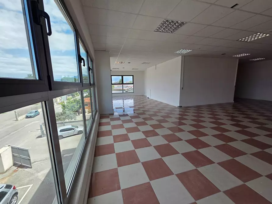 Immagine 15 di Ufficio in affitto  in via dei faggi a Guidonia Montecelio