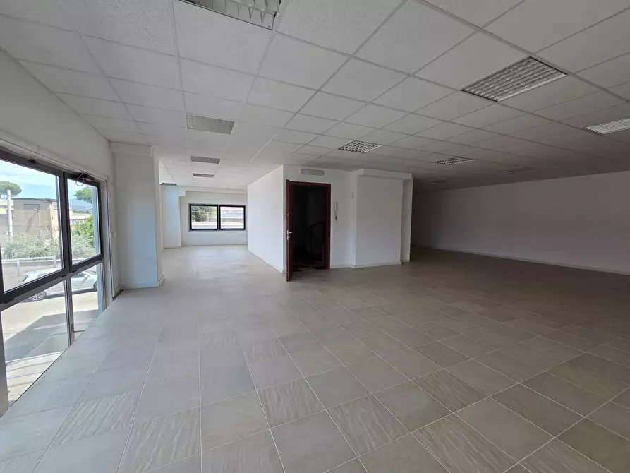 Immagine 2 di Ufficio in affitto  in via dei faggi a Guidonia Montecelio