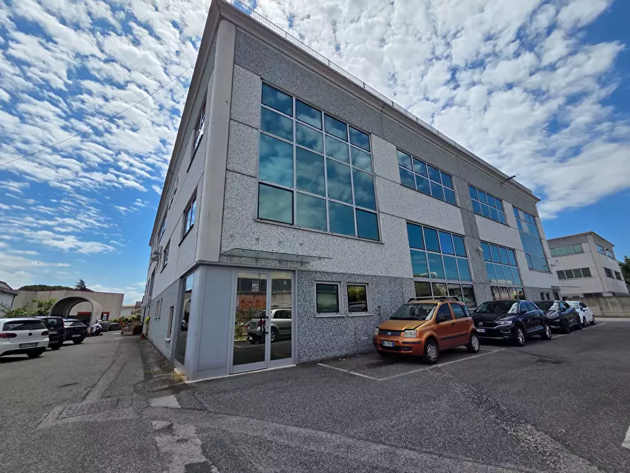 Immagine 9 di Ufficio in affitto  in via dei faggi a Guidonia Montecelio