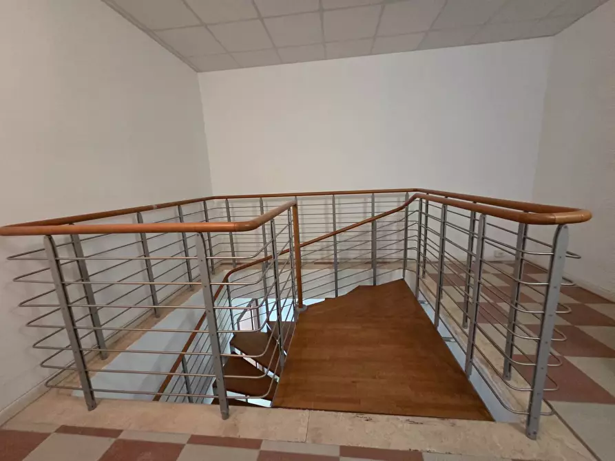 Immagine 17 di Ufficio in affitto  in via dei faggi a Guidonia Montecelio