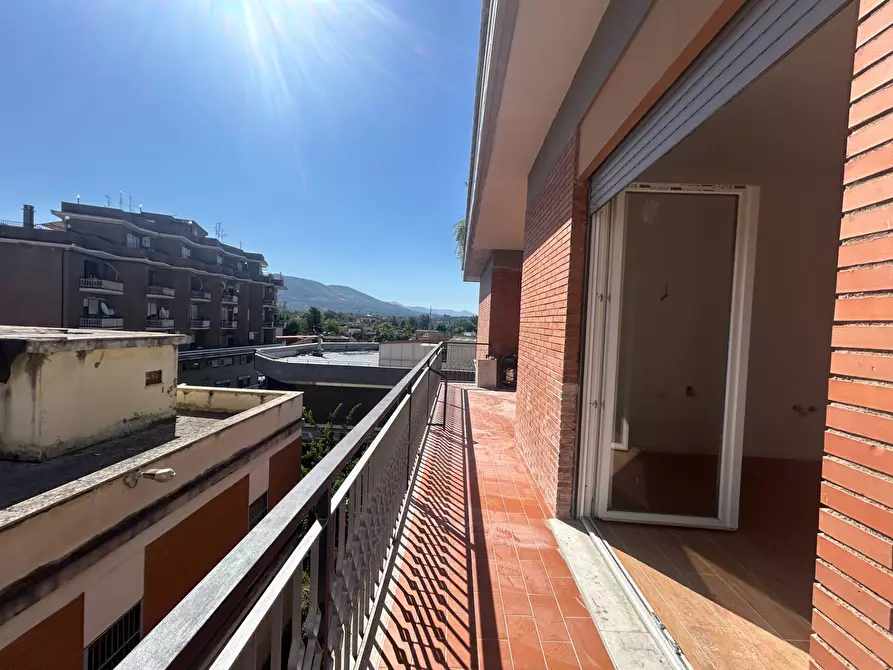 Immagine 8 di Appartamento in vendita  in via massimo d'Azeglio a Guidonia Montecelio