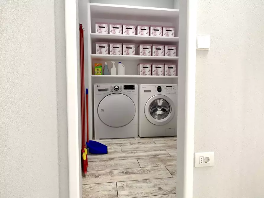 Immagine 51 di Appartamento in vendita  in viale roma a Guidonia Montecelio