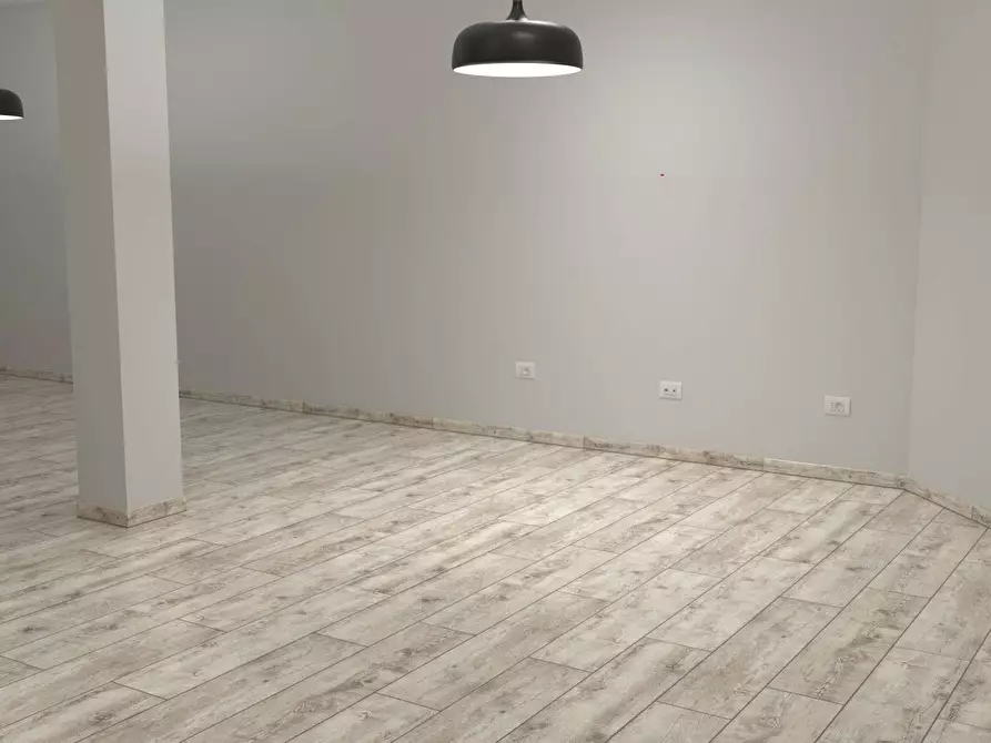 Immagine 4 di Appartamento in vendita  in viale roma a Guidonia Montecelio