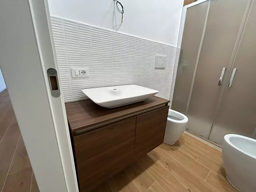 Immagine 19 di Appartamento in vendita  in via massimo d'Azeglio a Guidonia Montecelio